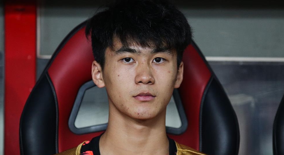 吴少聪：22岁的吴少聪能跟金玟哉学习，成为亚洲顶级中卫吗？
